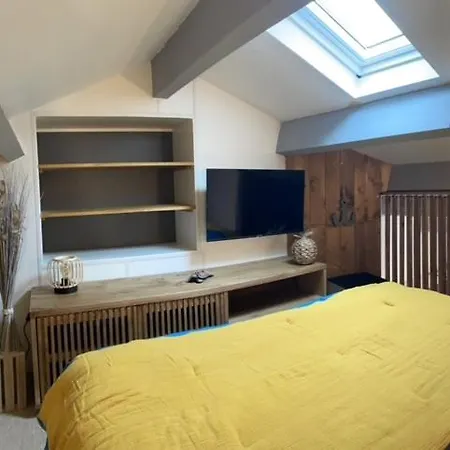 Hameau Des Capellans Duplex Avec Superbe Vue Marina Piscine Wifi Gratuit Parking Gratuit דירה *
