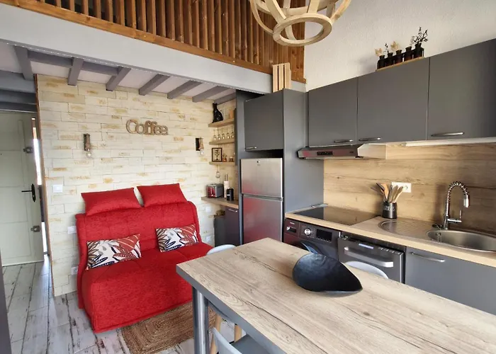 Hameau Des Capellans Duplex Avec Superbe Vue Marina Piscine Wifi Gratuit Parking Gratuit