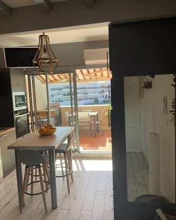 Hameau Des Capellans Duplex Avec Superbe Vue Marina Piscine Wifi Gratuit Parking Gratuit *