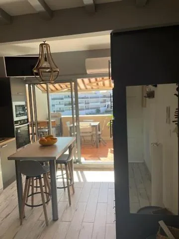 Hameau Des Capellans Duplex Avec Superbe Vue Marina Piscine Wifi Gratuit Parking Gratuit *